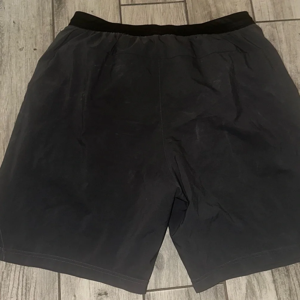 Mens used adidas size XL training black grey shorts pockets